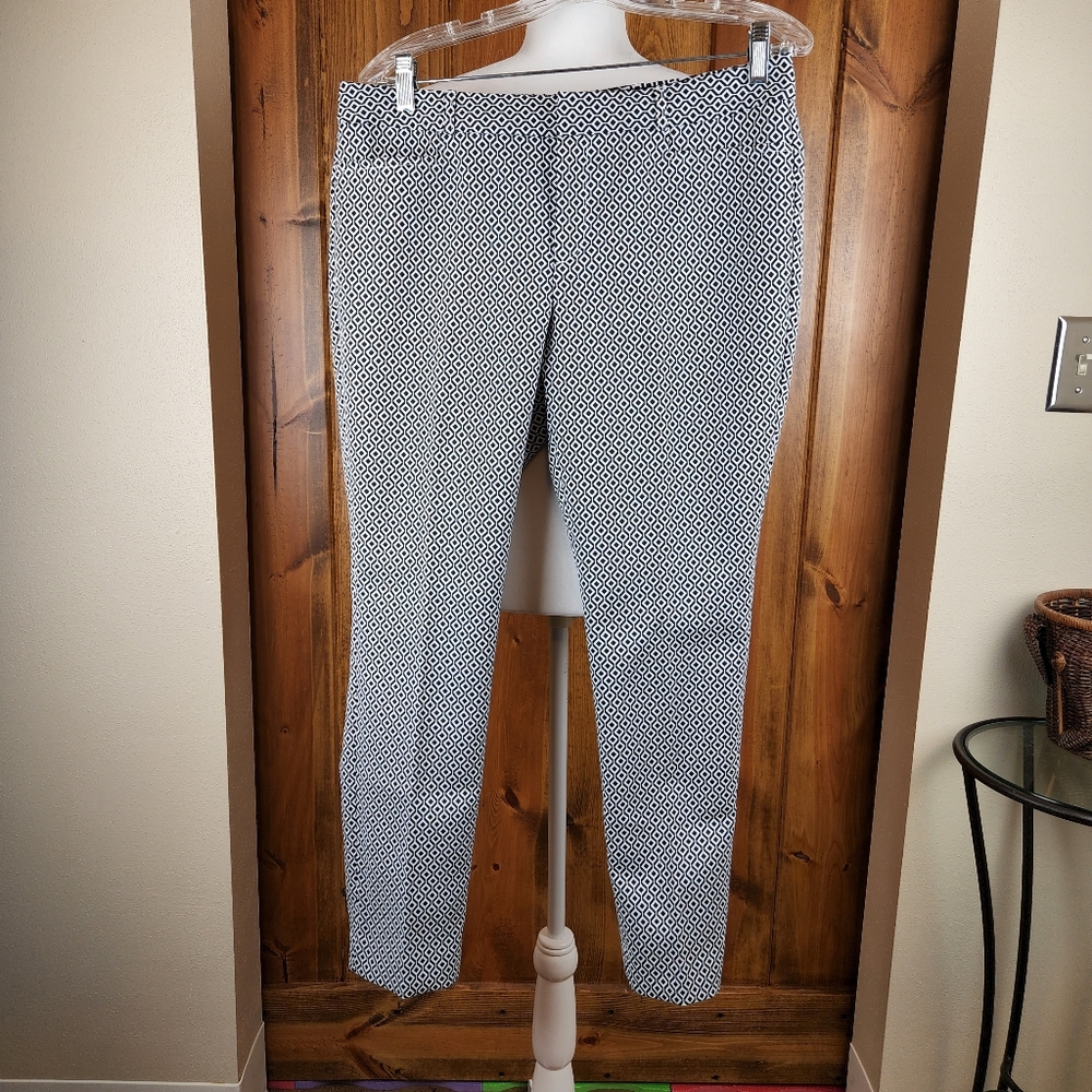 Banana Republic Factory Sloan Crop Pant Geometric Print size 8